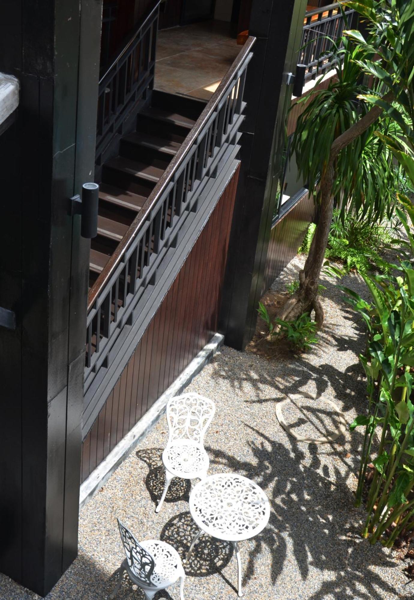 Hotel Arun Rawee อรุณ รวี Chiang Mai Exterior foto